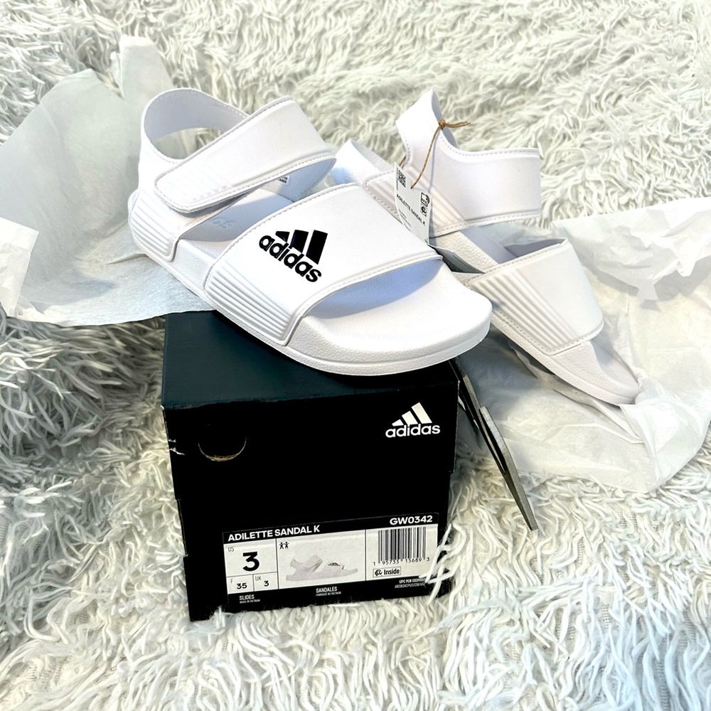 AUTHENTIC ADIDAS KIDS WHITE ADILETTE SANDALS SZ: 3 (UNISEX)